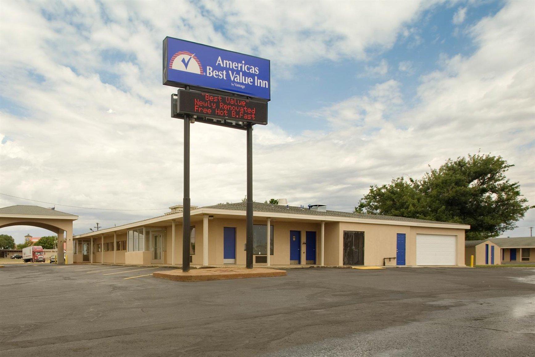 Americas Best Value Inn Lubbock East Exterior foto