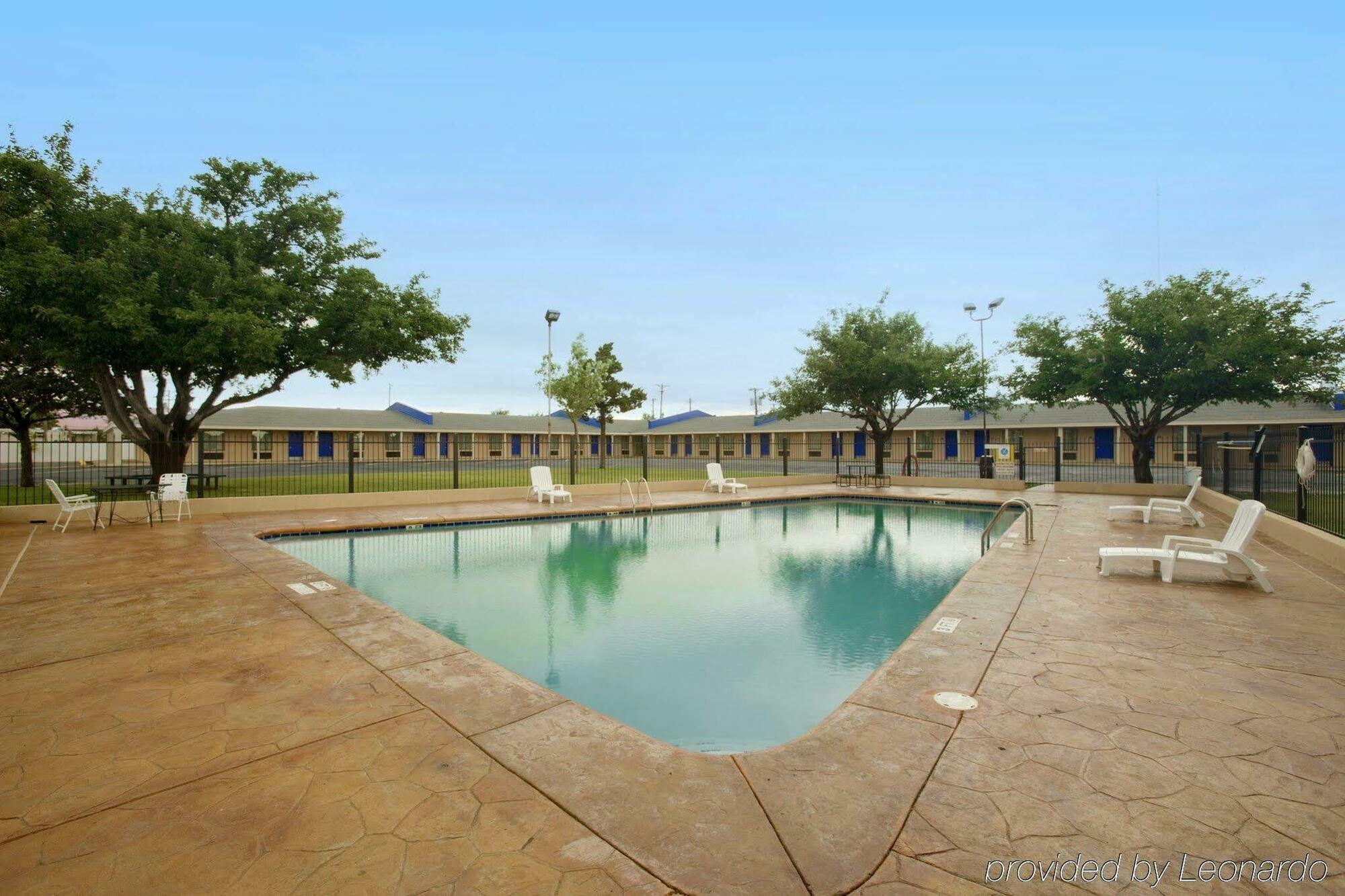Americas Best Value Inn Lubbock East Exterior foto